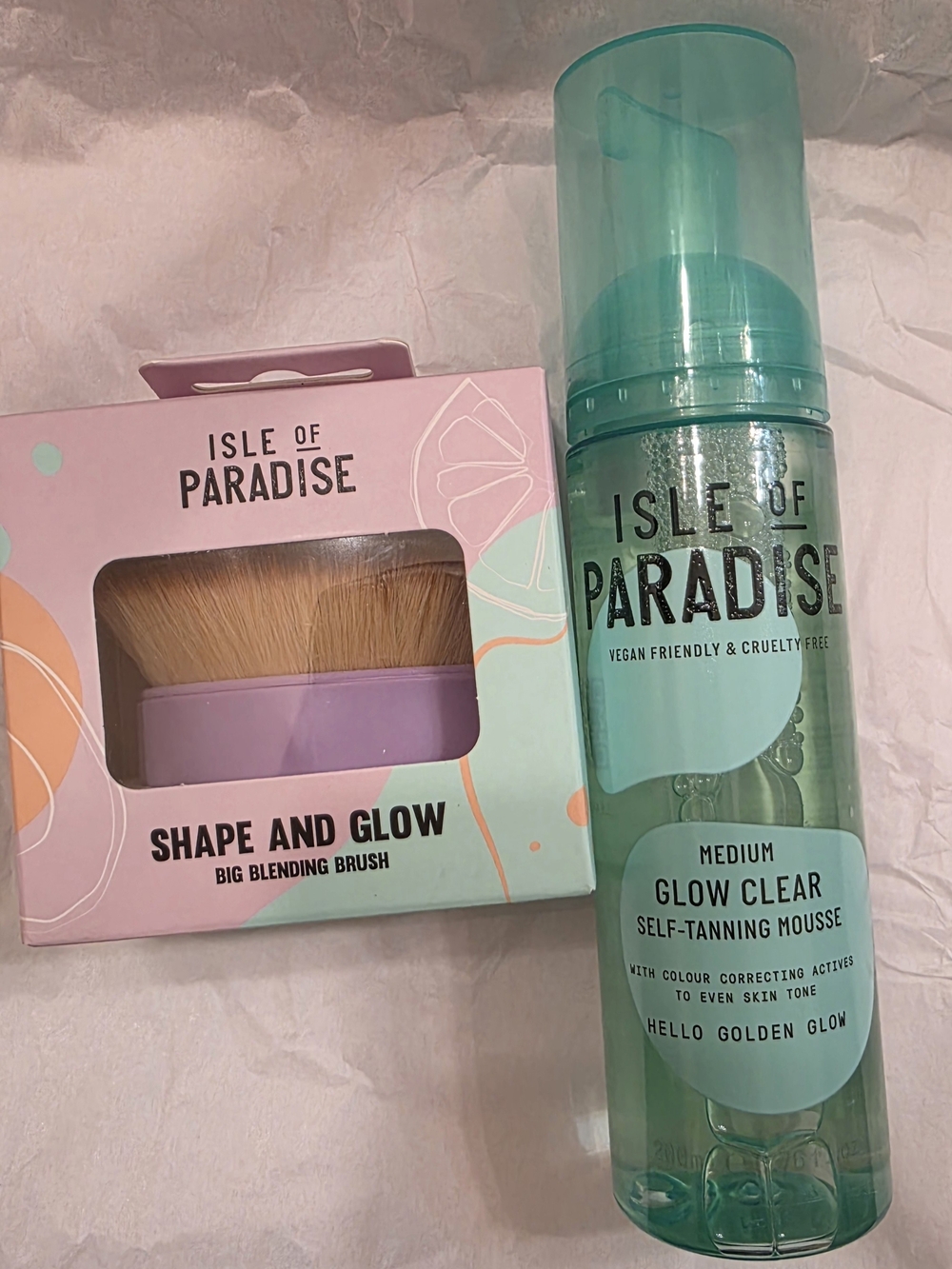 Isle of Paradise Foaming Tan And Palm-Sized Kabuki Brush - Bundle